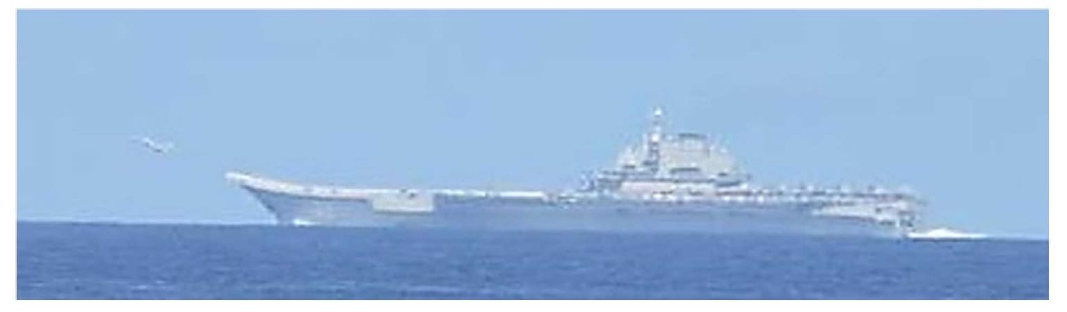 ■中国空母遼寧が太平洋で発着艦訓練