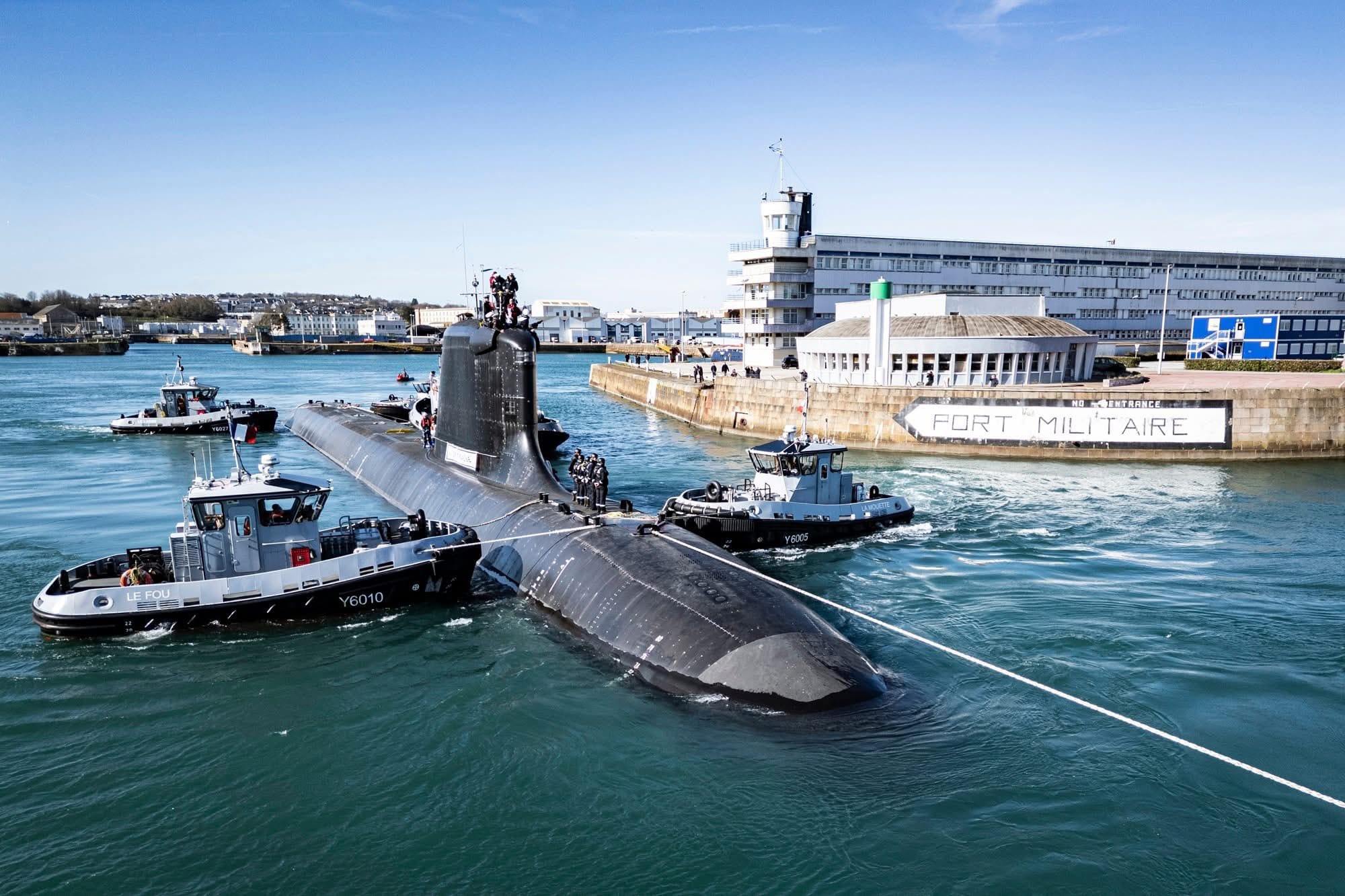 フランス海軍向けシュフラン級の４番艦を納入